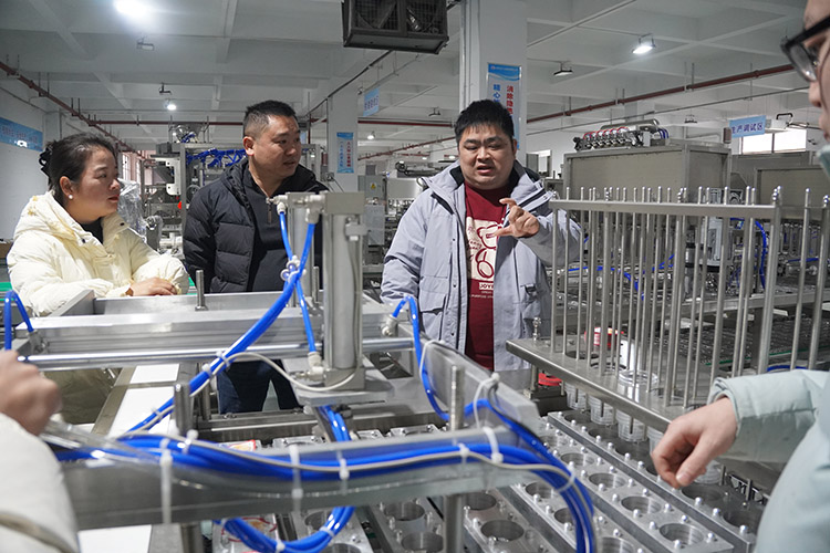 全自动食用冰生产线灌装包装设备升级